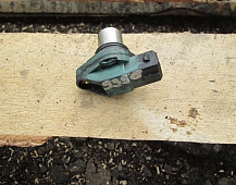 Датчик числа оборотов коленвала распредвала