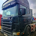 На разборку поступила Scania R164 2004 года, двигатель DC1602, КПП GRS900nr 7055753, редуктор R780.  Ленивый подруливающий мост!!! тормоза дисковые.