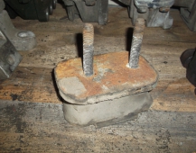 8121 Подушка двигателя 1607468 Volvo FL710 перед прямоуг