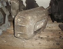 8112 подушка двигателя прямоугольная нижняя 5010316158 Renault Magnum рено