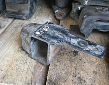 7878 Кронштейн с отбойником передней рессоры 1387979, 1835451 DAF XF95 даф