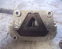 4652 подушка двигателя 20401260 3181067 3181068  Volvo