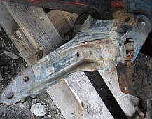 8017 кронштейн передней рессоры передний 5010320173 5010268941 рено магнум