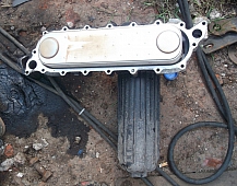 7208 масляный радиатор 504221050 504389791  с корпусом фильтра 504146739 504236007 504296404 CURSOR 13 Iveco Stralis