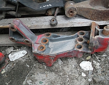 8074 кронштейн передней рессоры VOLVO FH12