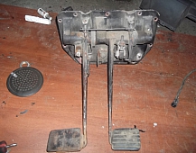 3077 блок педалей 723781 Renault Major 1023299000 кран