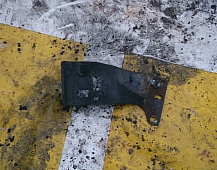 6950 Кронштейн выпускного колена турбины 1472922, 1433313 Scania 4 Скания