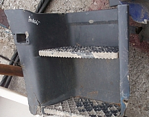 8193 Кронштейн подножки правый 98417357 IVECO Eurotech ивеко