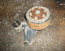 6807 Кронштейн привода вентилятора 5010477737 в сборе со шкивом 5010477014 Renault Premium рено