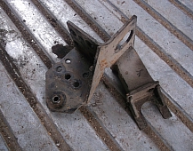 7939 Кронштейн переднего бампера правый нижний 20499244 VOLVO вольво