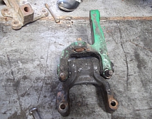 4588 Серьга передней рессоры с кронштейном 1377739 Scania