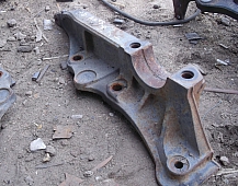 8072 кронштейн пневморессоры задний правый 9423280341 MERSEDES