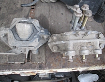 20973 подушка подвески двигателя 1364805 1457257 левая 1364806 1457258 правая задняя  DAF95XF