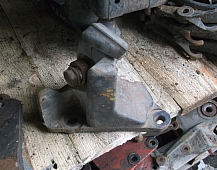 24289  4593 1343085  Кронштейн крепления торсиона левый низкая кабина Scania4 скания