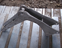 7796 Кронштейн рабочего цилиндра подъема кабины 5010552098 5010460502 рено