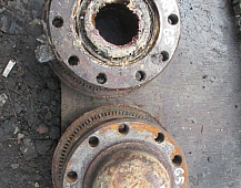 21207 ступица переднего колеса  D65 рено магнум