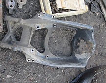 21403 кронштейн передней пневмостойки  правый 81436400212 81436400200 MAN TGA