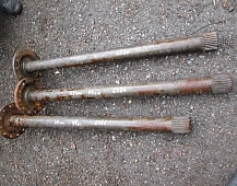 22386 полуось VOLVO FH12 FH16 25 шлицов 945 мм 12 отверстий без блокировки 1524627