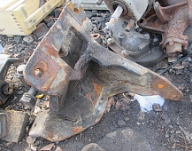 22186 RENAULT MAGNUM AE440 5010320174 кронштейн передней рессоры передний правый