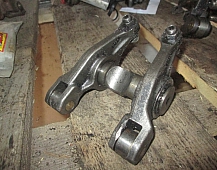 22770 вал рокеров коромысла 9104508 24384993 3137 3136 International