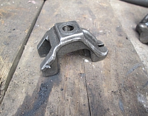 23864 5410780435 5410780535 Кронштейн форсунки OM501 mercedes actros 2001