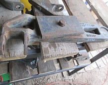 23738 кронштейн переднего амортизатора нижний левый ивеко Iveco Stralis 41272315