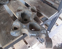 23709 кронштейн амортизатора  заднего  нижний правый Рено Премиум RENAULT 5010294806