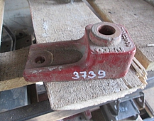 23739 кронштейн переднего амортизатора кабины нижний ивеко Iveco Stralis 504038635