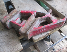 23726 кронштейн переднего амортизатора нижний левый вольво Volvo FH12 FM12 FM9 1075600