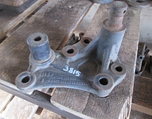 23815 кронштейн цилиндра подъёма кабины  кронштейн стабилизатора мерседес Mercedes 9413230263