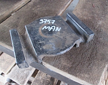 23757 27895 27980 сегмент кронштейн стремянки передней ман MAN TGA 81413350129