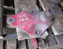 23819 кронштейн цилиндра подъёма кабины вольво Volvo 1075787