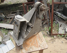 24184  5600201657 Кронштейн кабины передний Renault  PREMIUM рено