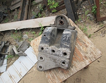 24188  104781  кронштейн подвески кабины ST Стерлинг