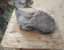 24183  1675971 Кронштейн кулисы КПП Volvo F12