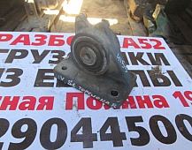 24155 500357205 Кронштейн крепления торсиона нижний к раме Iveco правый