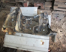 24267  20428257 Кронштейн переднего бампера правый  под буксировочный крюк Volvo FH12