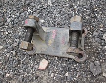 24323 Кронштейн V-образной тяги mercedes 9423250309