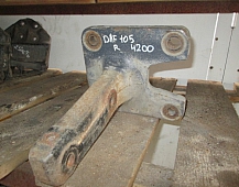 24200  1672275 Кронштейн аккумуляторного ящика DAF105 ДАФ