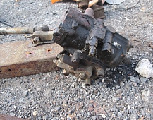 24412  ГУР  250242 8036203 5003320 5003318 8113661 5002279 5002278 5003319 8112350 8112349  8112347 1613397 1084192 Редуктор рулевой ГУР volvo F12