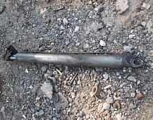 24429  Цилиндр подъема кабины 1609246 1609247 1082068 8150551 VOLVO F12 Вольво