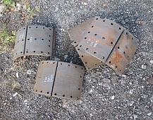 24405  Тормозные колодки задние 220 мм VOLVO F12 Вольво