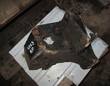 24263  5600201638 Кронштейн крепления торсиона левый к раме RENAULT PREMIUM