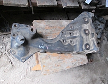 24208  1413725 Кронштейн переднего бампера левый верхний под буксировочный крюк Scania скания