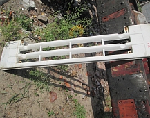 24296 Решетка радиатора нижняя вольво volvo F12 1621181