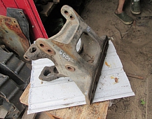 24255  1629505 Кронштейн крепления передней рессоры передний левый Volvo  FH12