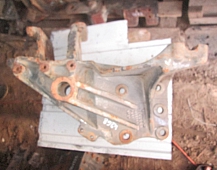 24268  1623105 Кронштейн переднего бампера левый Volvo FL7 FL12 FL10