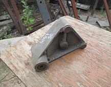 24197   1354990 Кронштейн кулисы КПП  К РАМЕ SCANIA4 скания