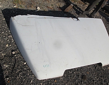 24737  9417930650 петля  Спойлер верхний кабины дефект Mercedes Actros Мерседес