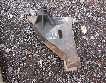 24612 Кронштейн реактивной тяги правый  вольво Volvo F12 8153856 8153855 1614159 3962420